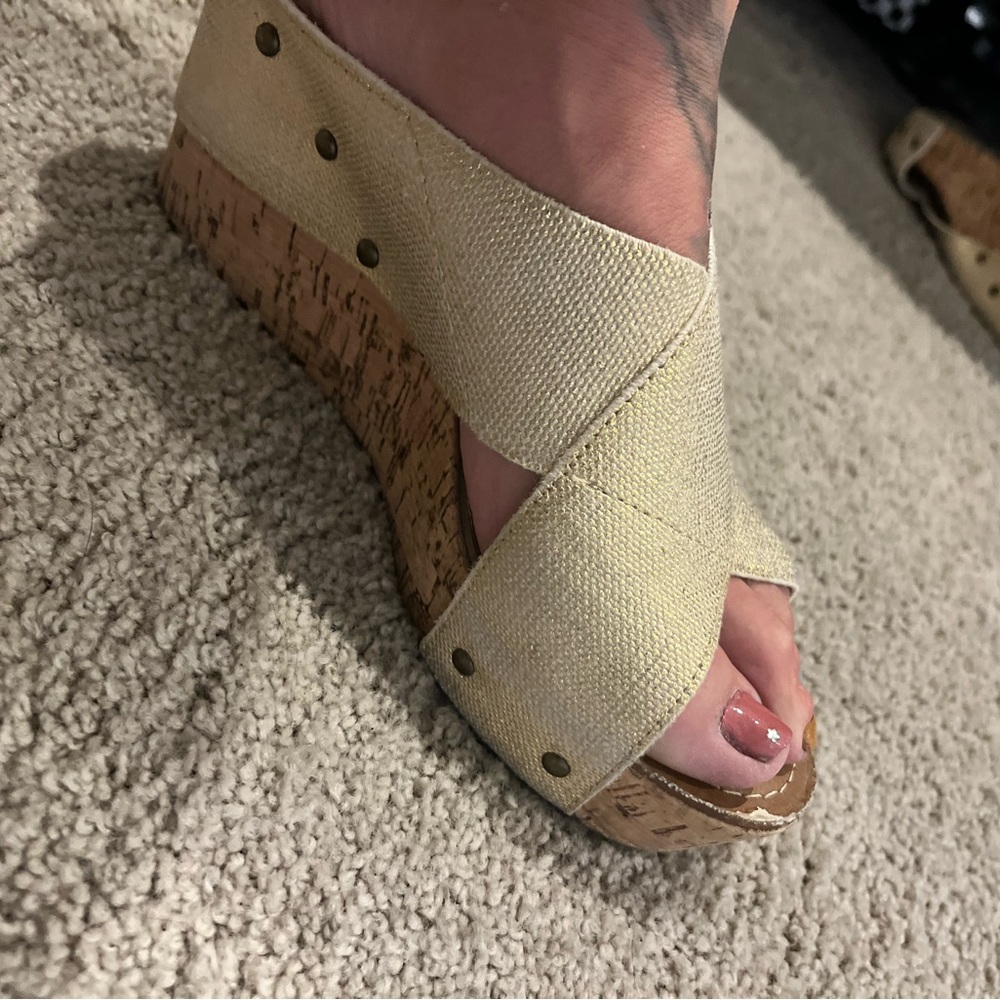 Dressy sandals